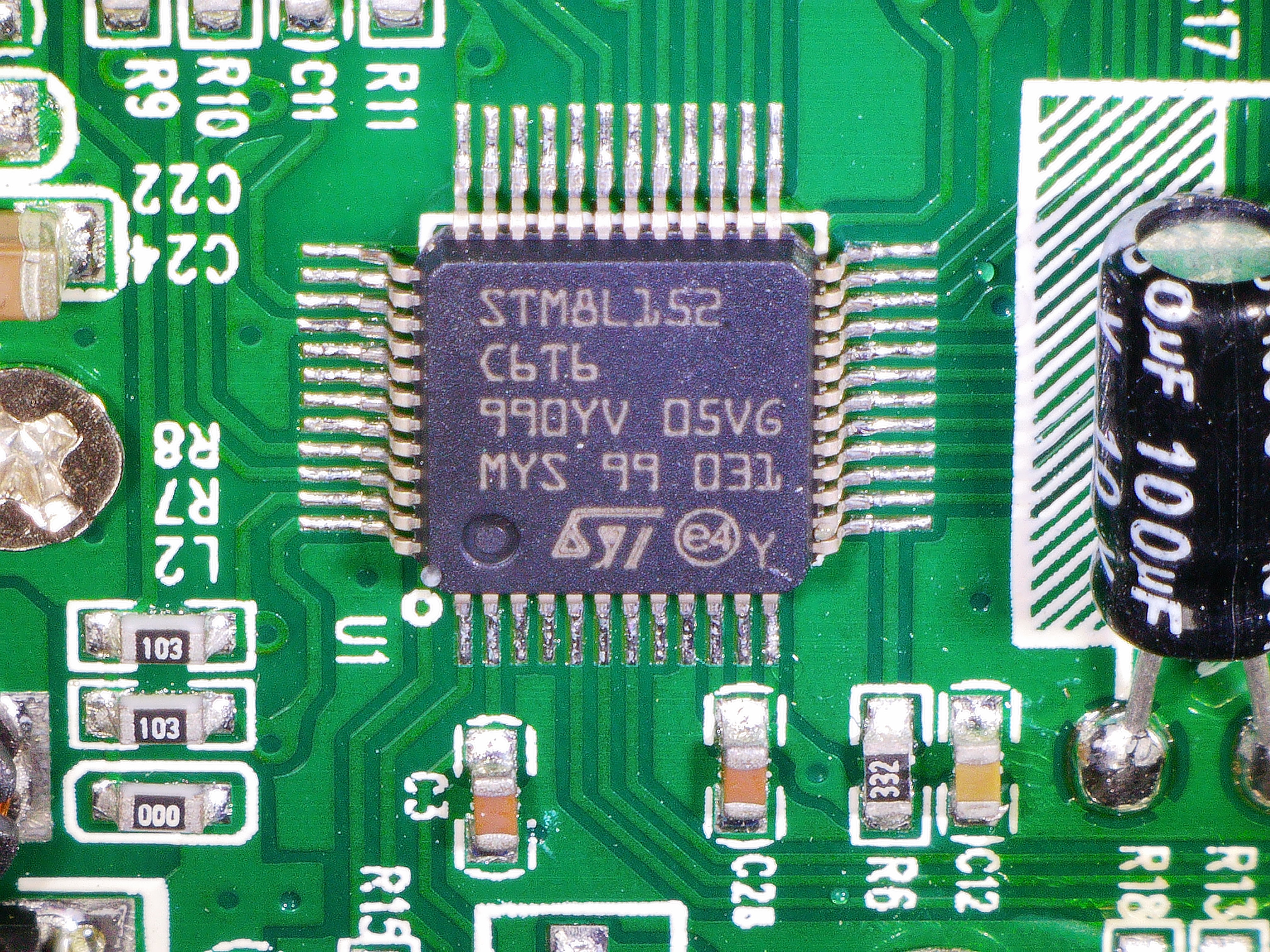STM8L152C6T6 8-bit microcontroller
